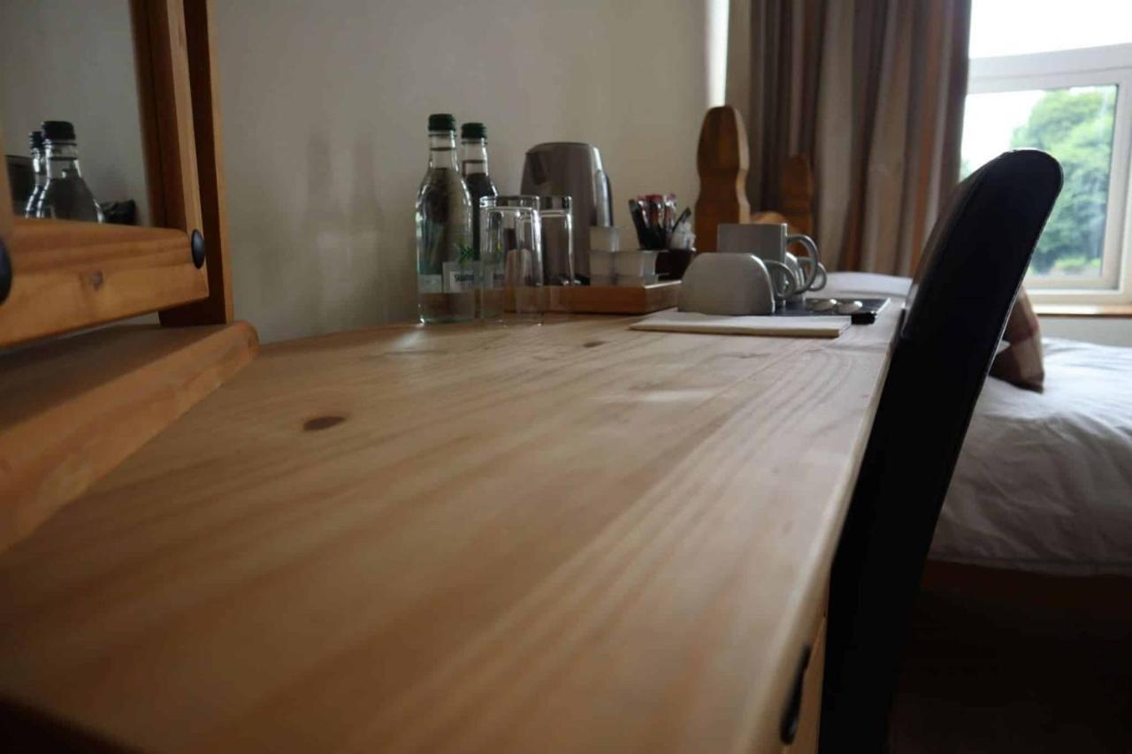 The Hare & Hounds Inn Foulridge Екстер'єр фото
