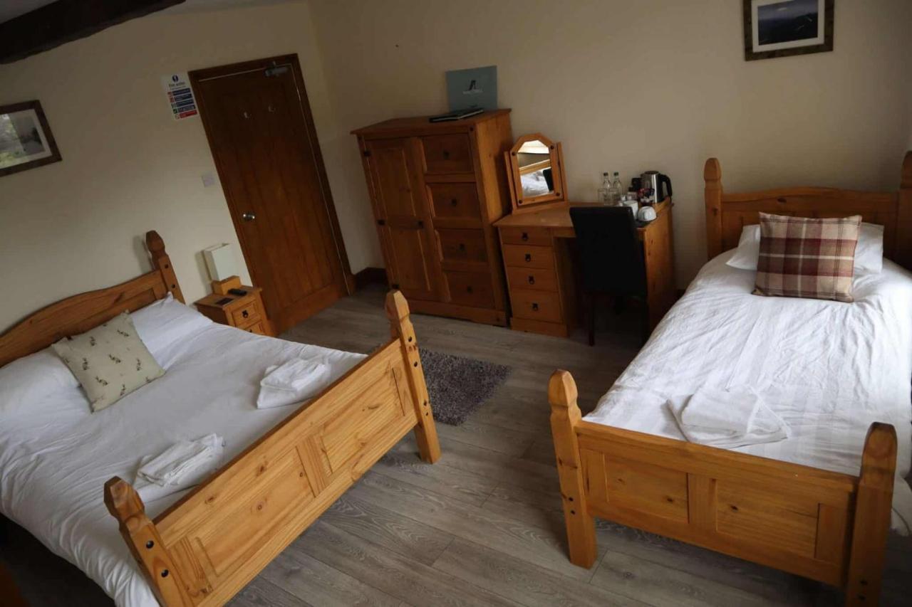 The Hare & Hounds Inn Foulridge Екстер'єр фото