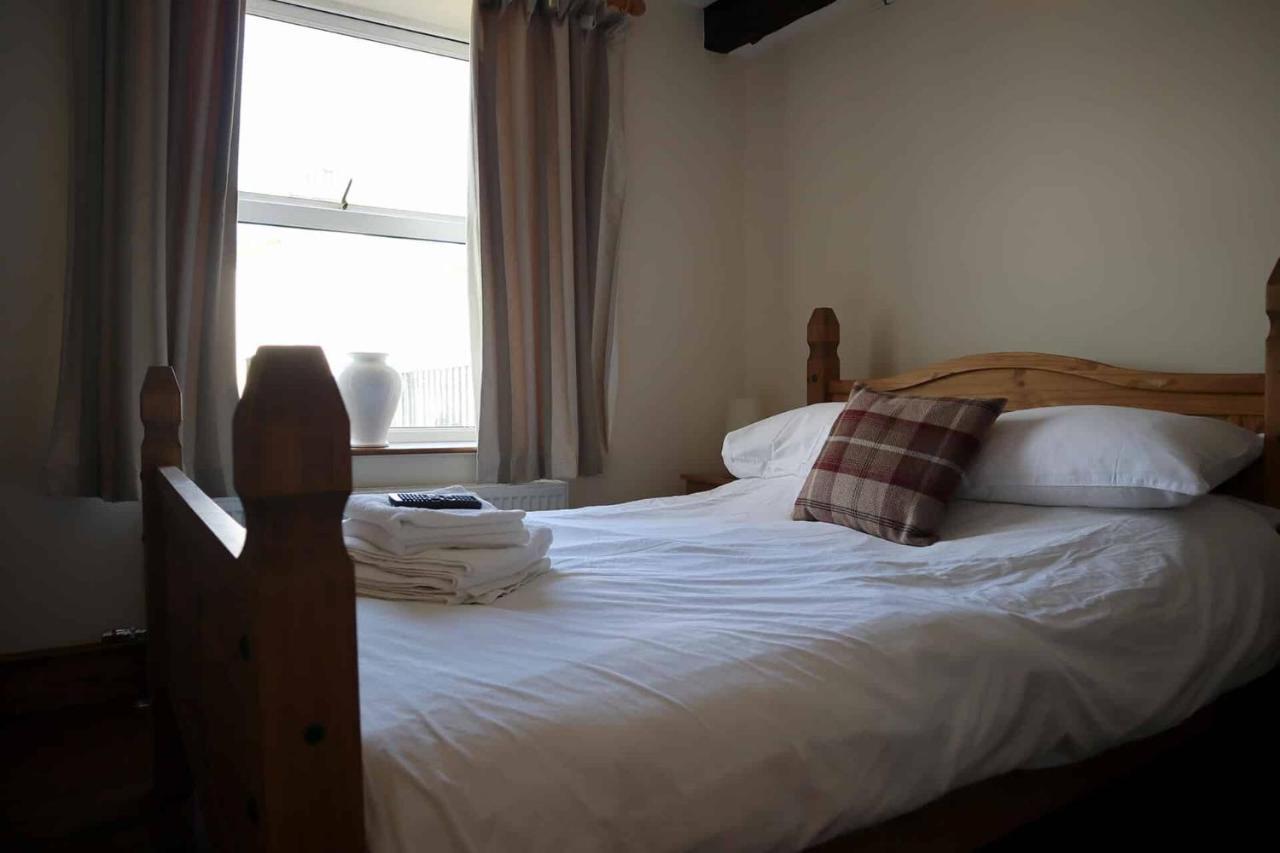 The Hare & Hounds Inn Foulridge Екстер'єр фото