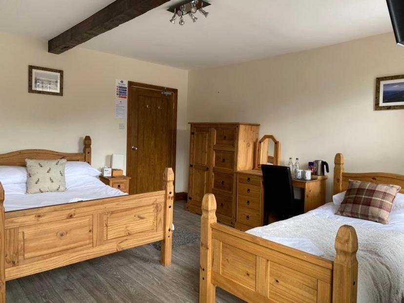 The Hare & Hounds Inn Foulridge Екстер'єр фото